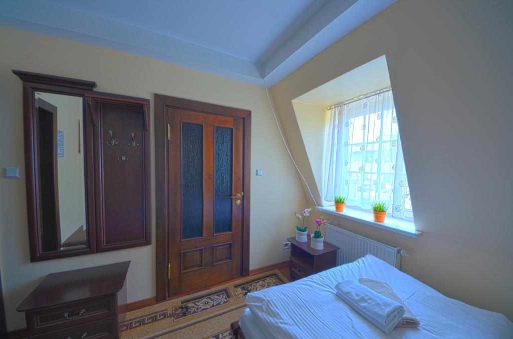 Dworek Katarzynki Kobylnica  Exterior foto